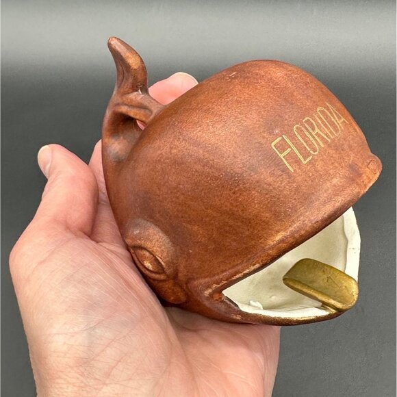Vintage Ashtray Whale Trinket Dish Florida Souvenir Brown Gold Fish Kitschy - Picture 9 of 10